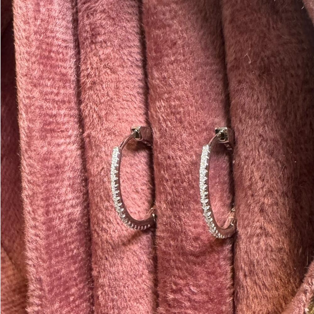 Small Huggie earrings 925 Sterling Silver Cubic Zirconia - Picture 6 of 7